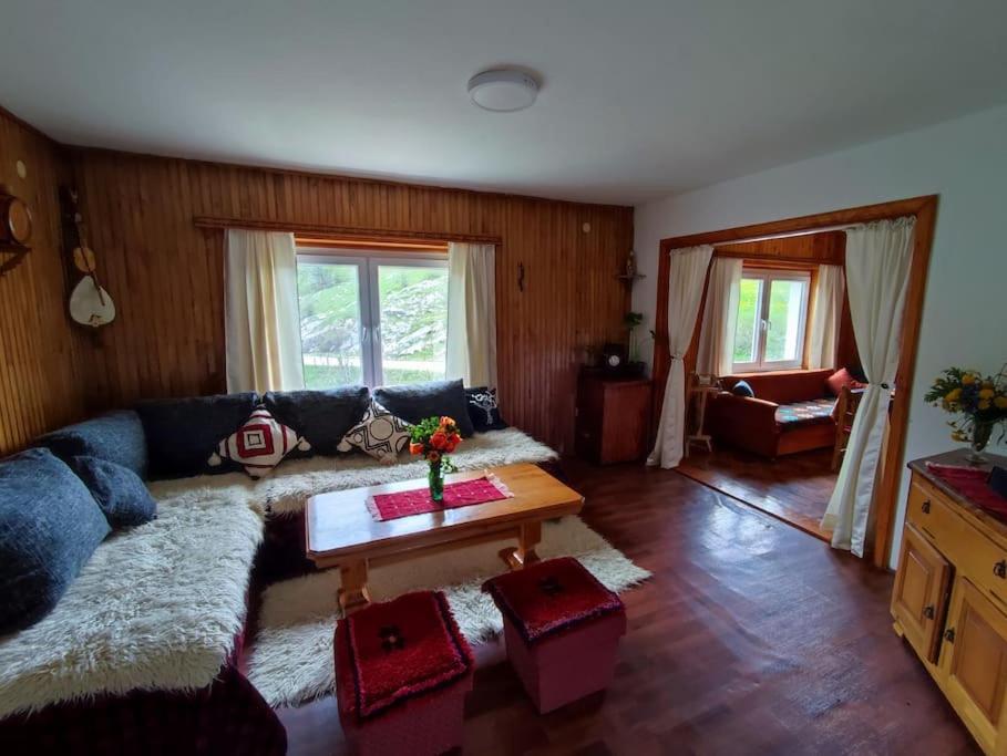 Cemerno Cottage Gacko Exteriér fotografie