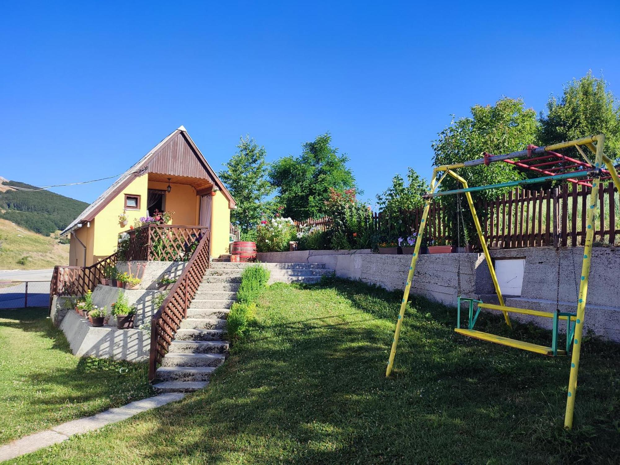 Cemerno Cottage Gacko Exteriér fotografie