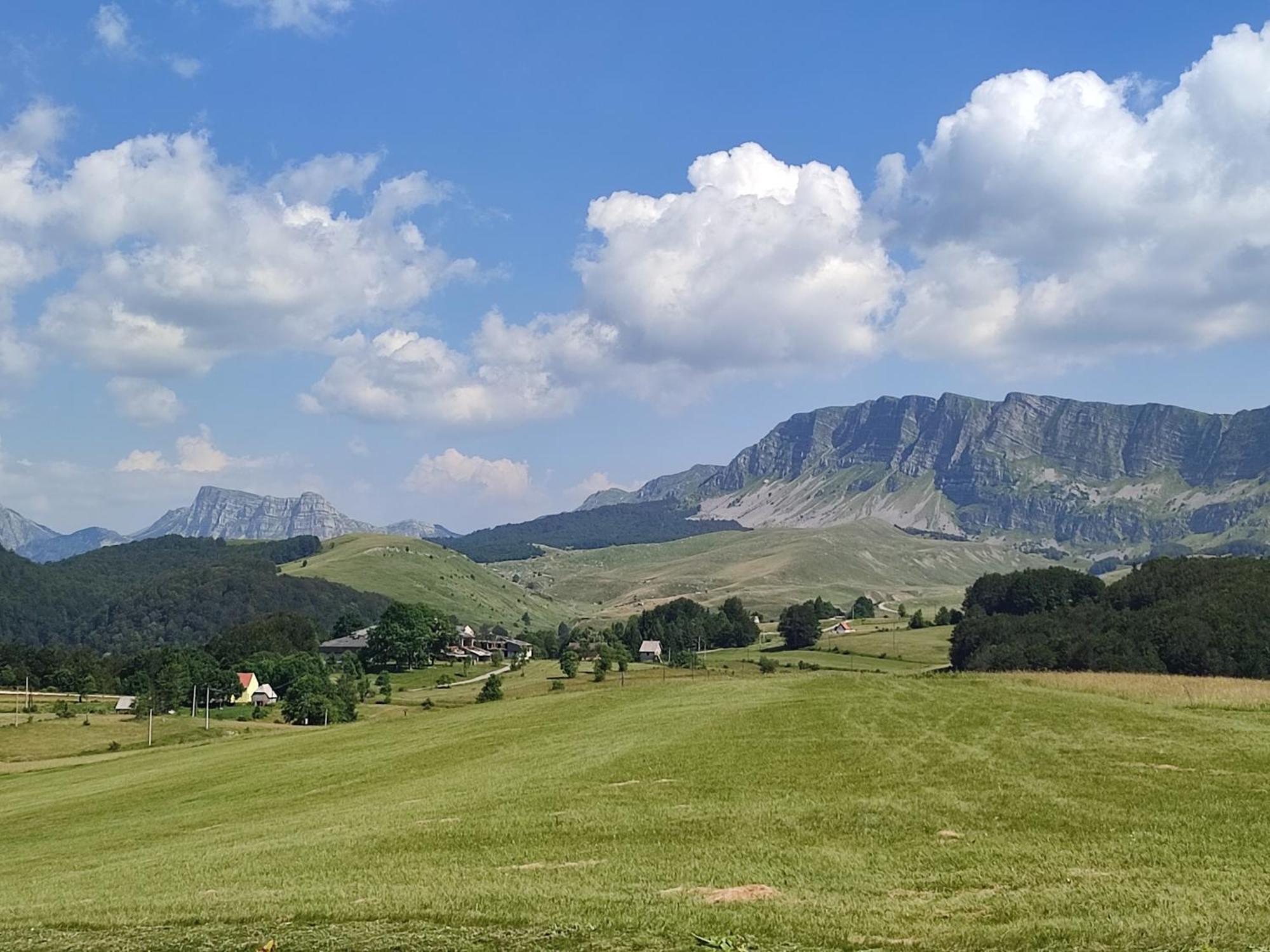 Cemerno Cottage Gacko Exteriér fotografie